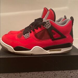 Air Jordan 4 Retro Toro Bravo